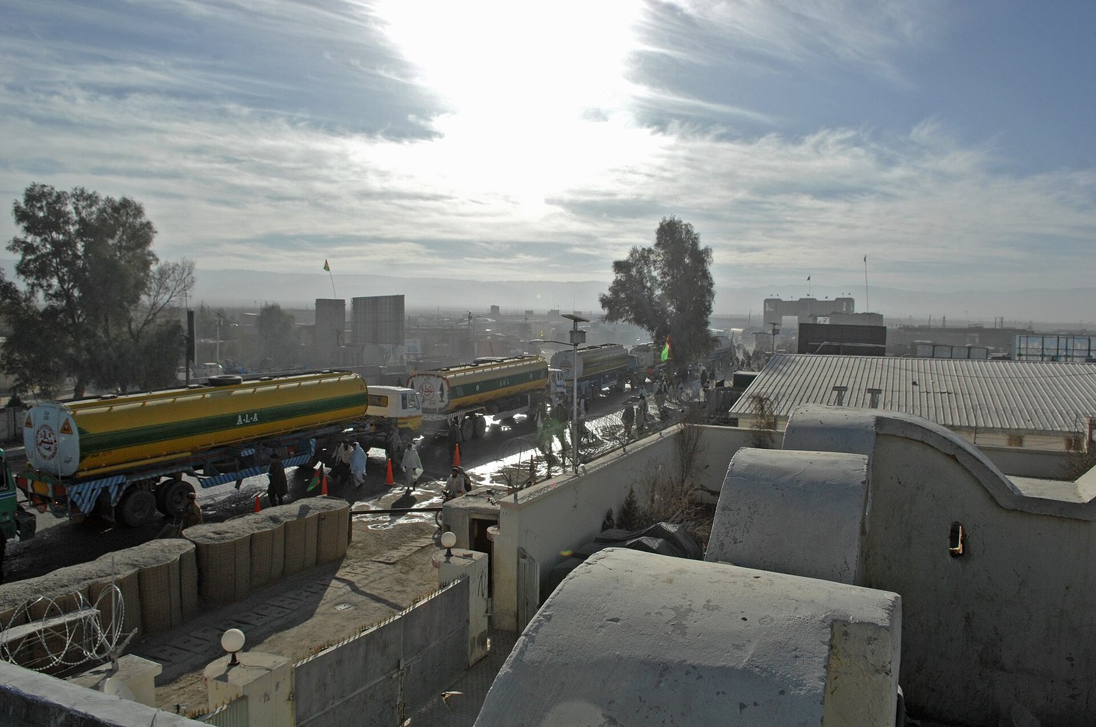 Tankers and freight queued at the Afghan side of the Chaman crossing. Commercial traffic through Chaman and Torkham has been halted since October 2025. Photo: Master Sgt. Juan Valdes, U.S. Armed Forces, public domain.
