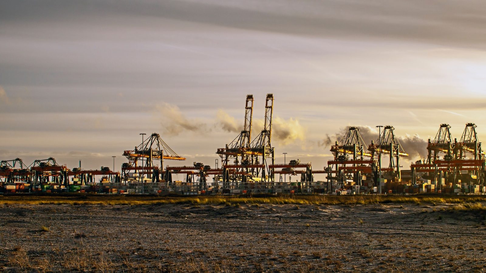 The Euromax container terminal at Maasvlakte, Port of Rotterdam, the European Union's largest seaport and a main gateway for Chinese goods entering Europe. Photo: Frans Berkelaar / Flickr, CC BY 2.0.