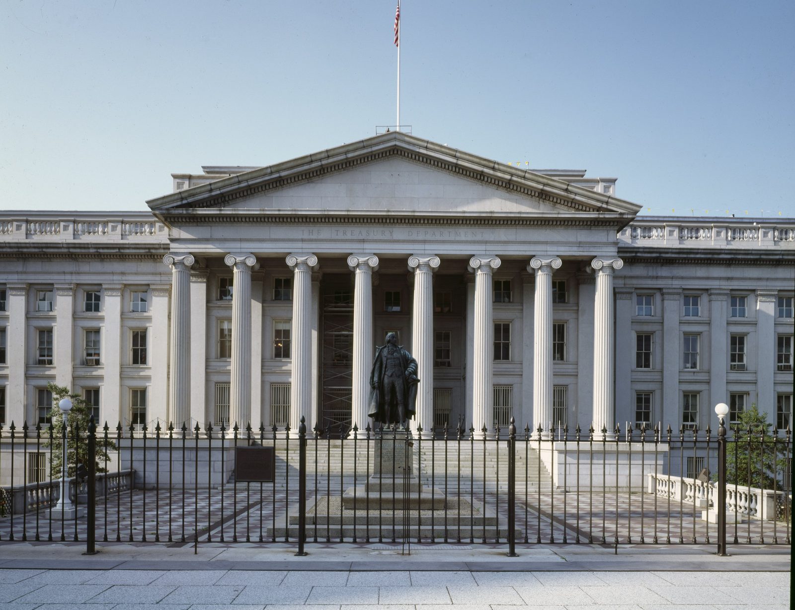 The US Treasury Department building in Washington, D.C. Photo: Carol M. Highsmith / Library of Congress, public domain.